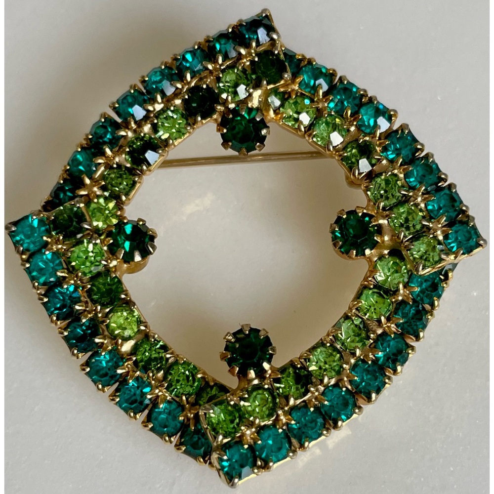 Green Crystal rhinestone Decorative Brooch - Elegant Sparkling Pin